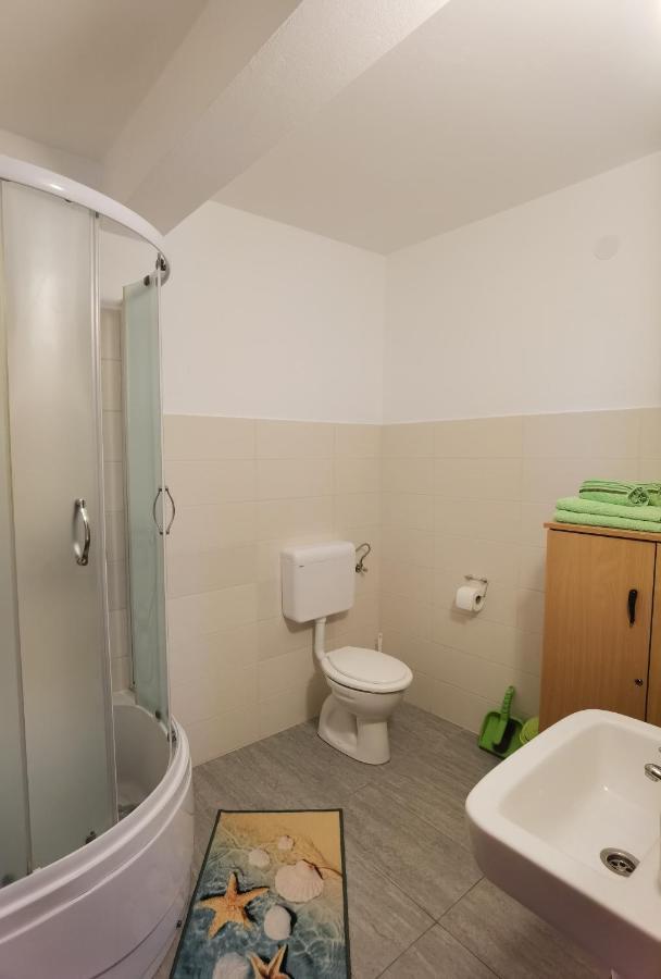 سينج Studio Apartment Lipa المظهر الخارجي الصورة
